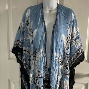 Vince Camuto Blue and Black Patterned Kimono